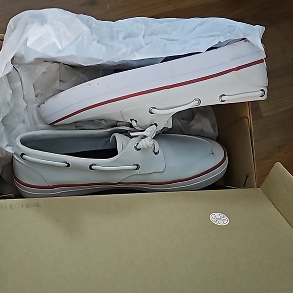 Sperry Crest Boat Shoe - Picture 5 of 8